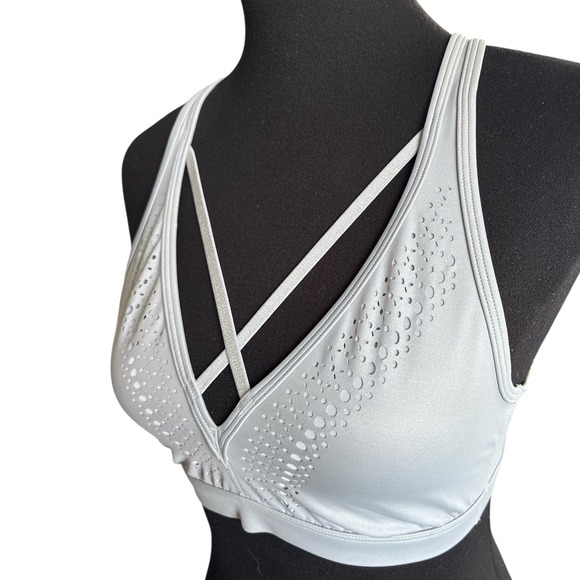 Victoria Sport Essential Strappy Sports Bra In Gray, Size Medium, Laser-Cut - Picture 2 of 5